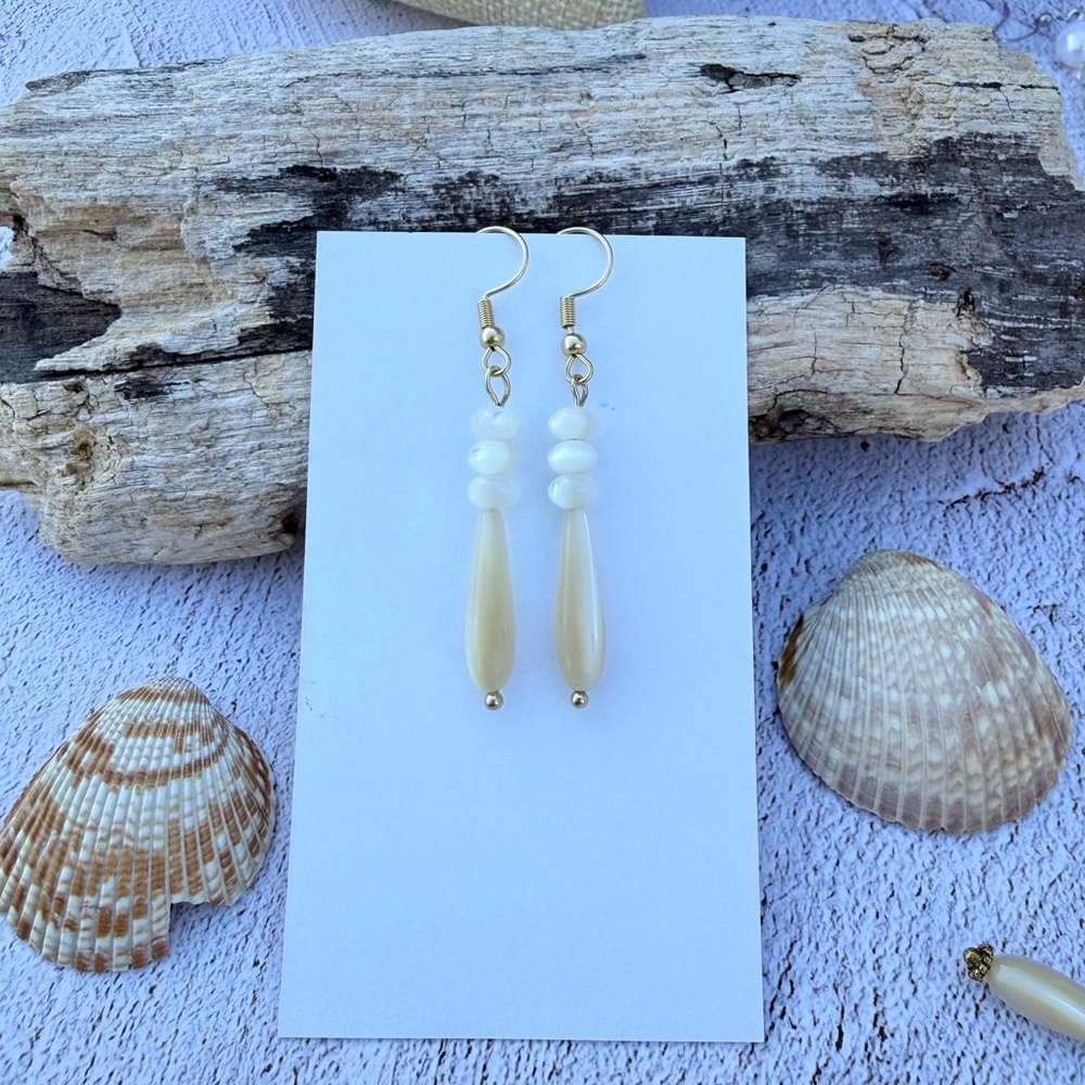 White and cream Mother Of Pearl Shell Earrings